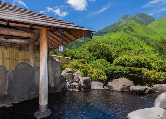 Enjoy onsen with nice whether